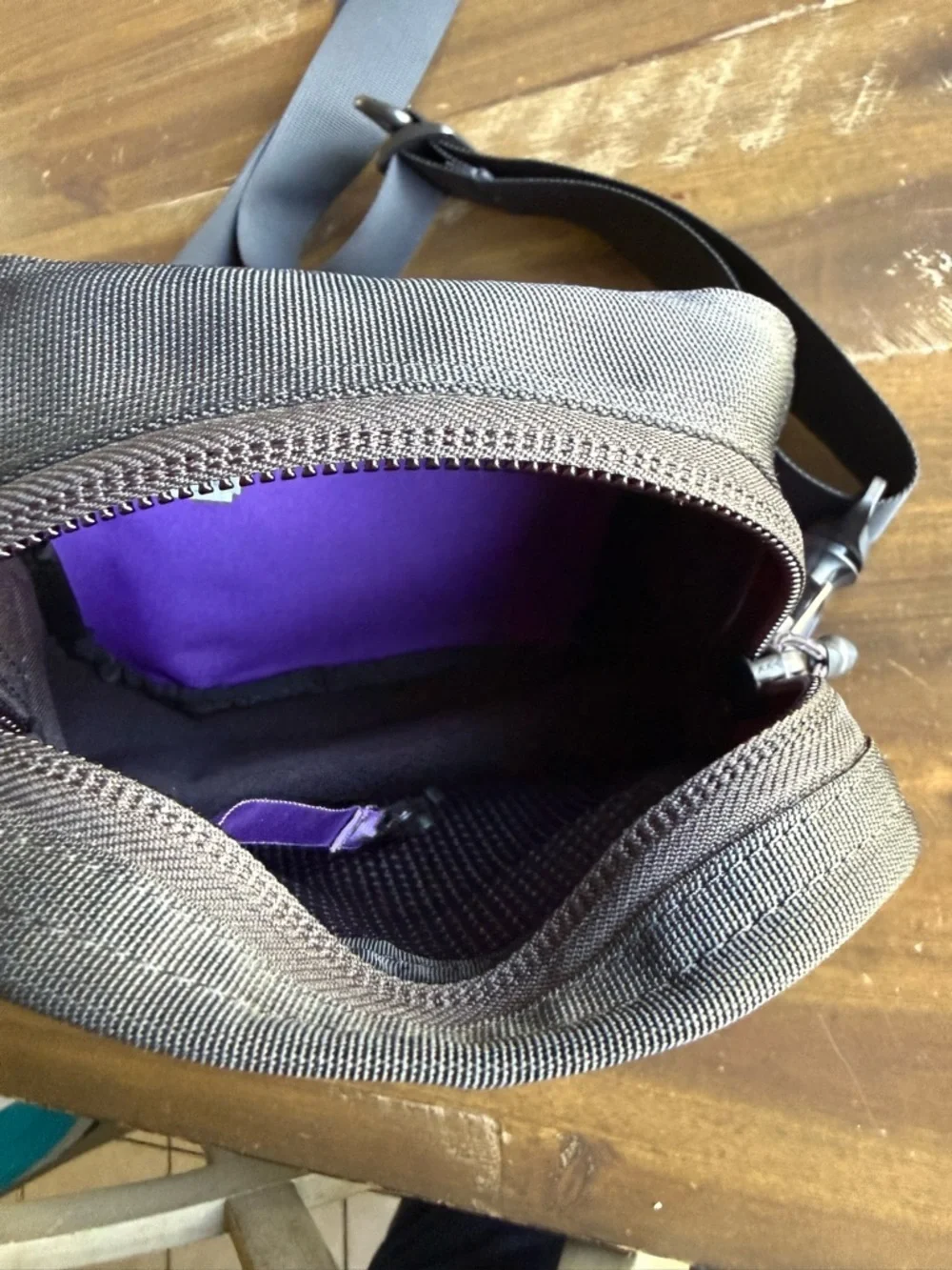 The North Face Explore Bardu II Unisex Crossbody Bag - Purple/Black